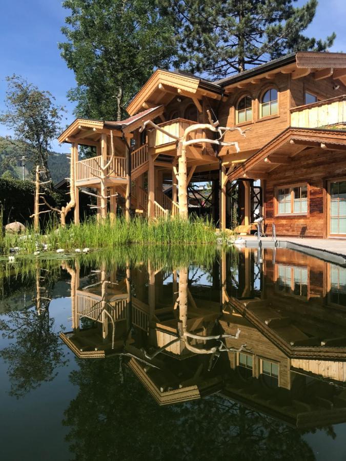Flora - Das Kleine Gartenhotel エルマウ エクステリア 写真