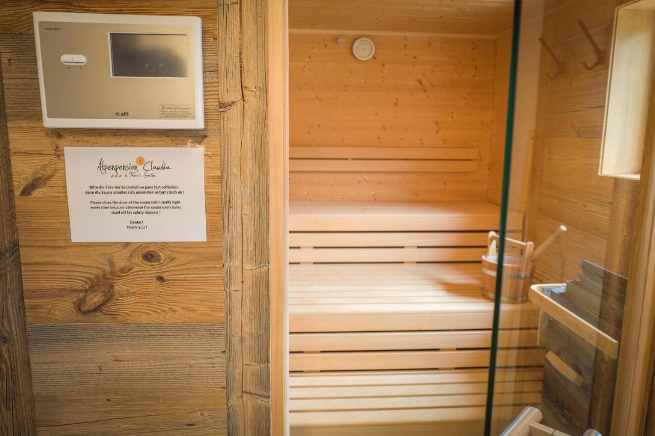 Flora - Das Kleine Gartenhotel エルマウ エクステリア 写真